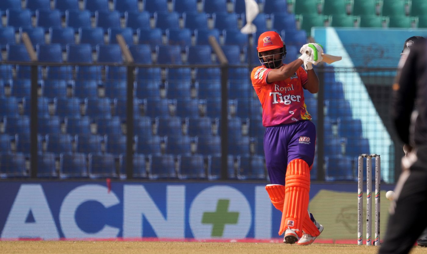 Sabbir Hossain smashed a 19-ball 39