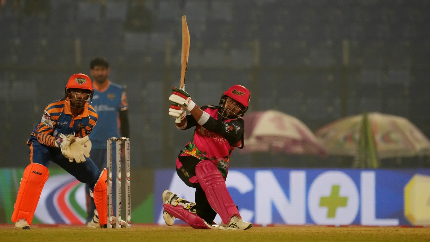 Zakir Hasan plays a slog sweep
