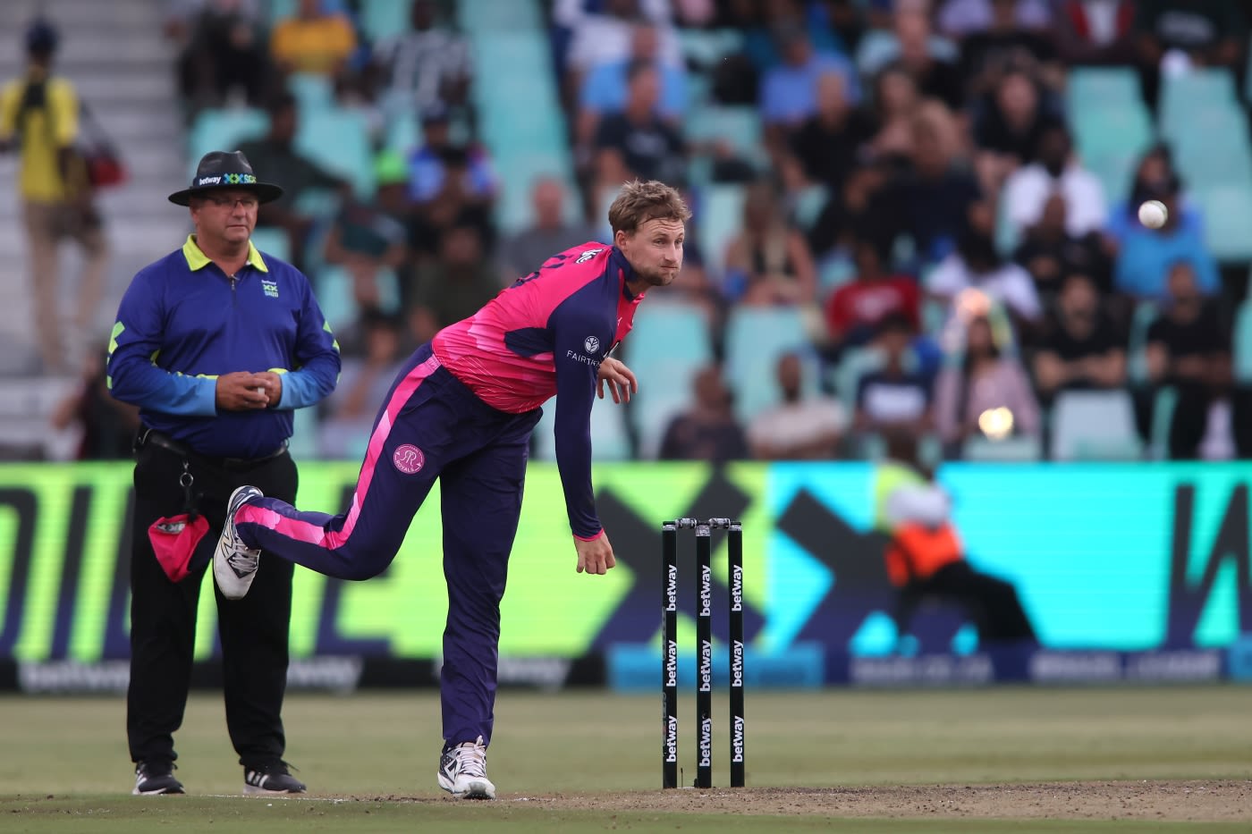 Joe Root conceded just 18 in his four overs and dismissed Kane Williamson