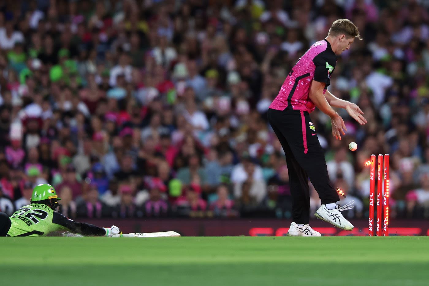 Matthew Gilkes was run out in unique circumstances when Jack Edwards thought he broke the bails before the ball hit the stumps