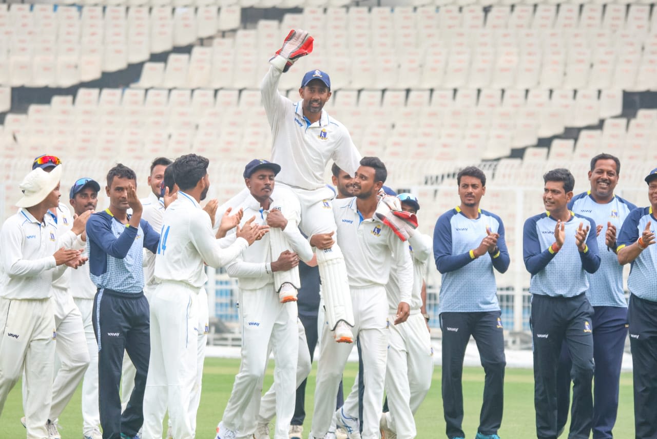 Wriddhiman Saha is carried on the shoulders by his Bengal team-mates
