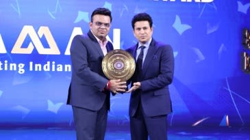 Tendulkar receives BCCI's lifetime achievement award