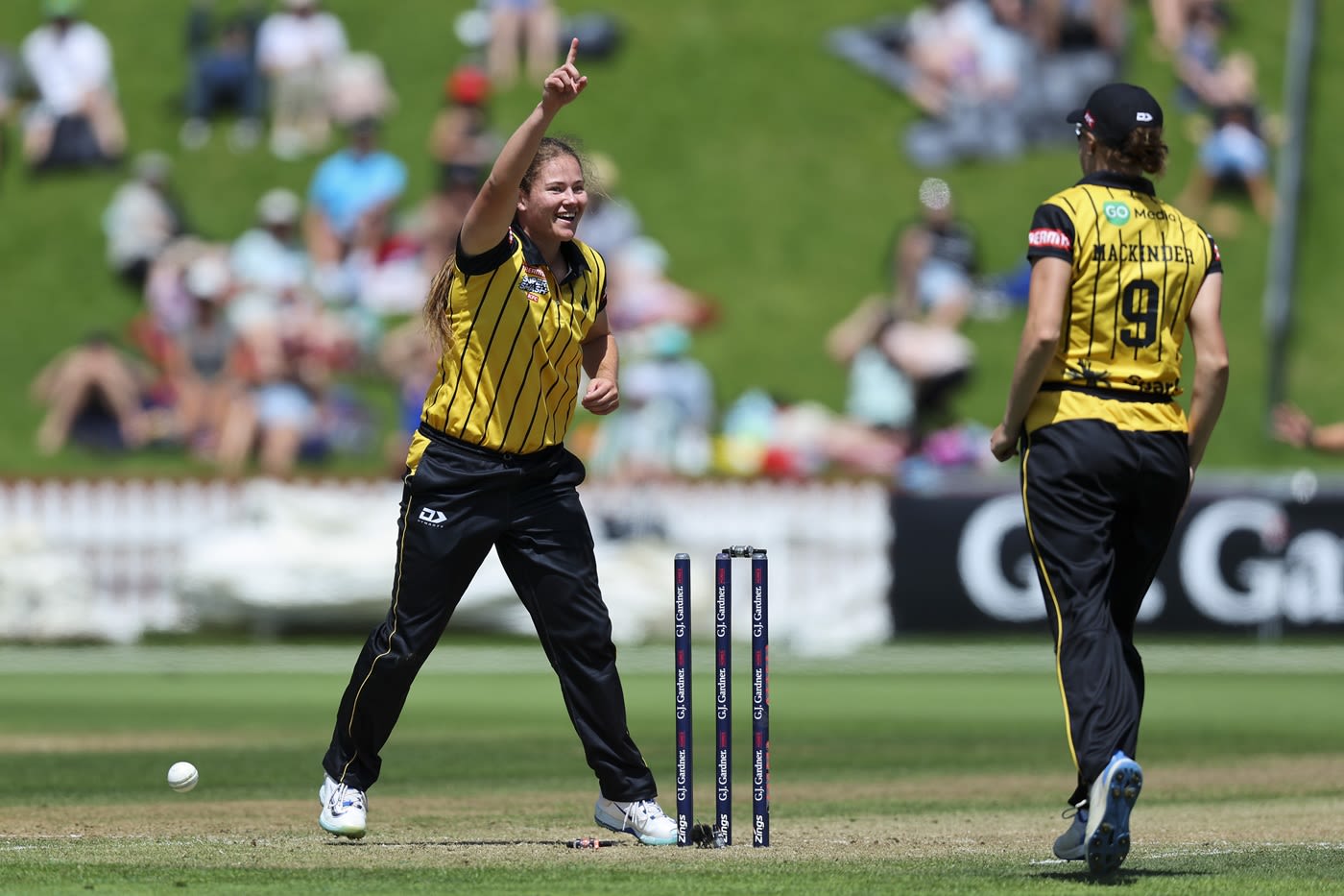 Hannah Darlington finished with 4 for 16 in the Women's Super Smash final