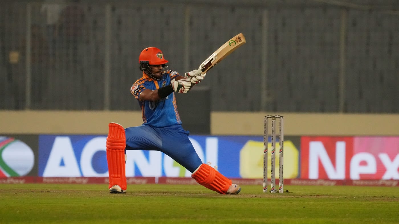 Mohammad Naim makes use of the reverse hit