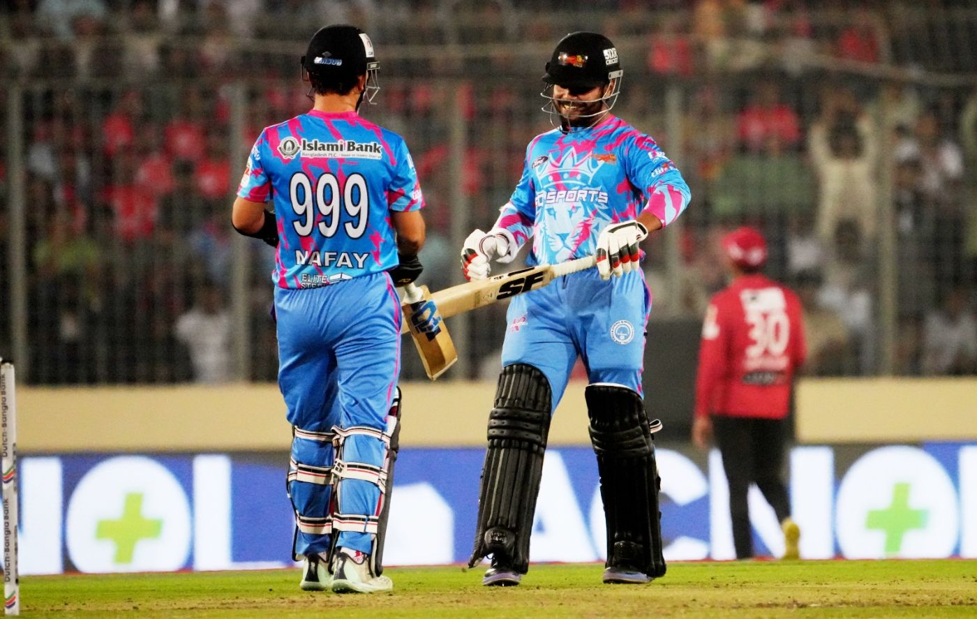 Khawaja Nafay and Parvez Hossain Emon put on 121 for the first wicket for Chittagong Kings