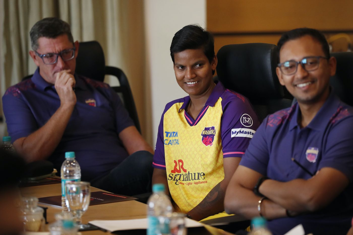 Jon Lewis and Deepti Sharma, UP Warriorz' coach and captain, in a briefing