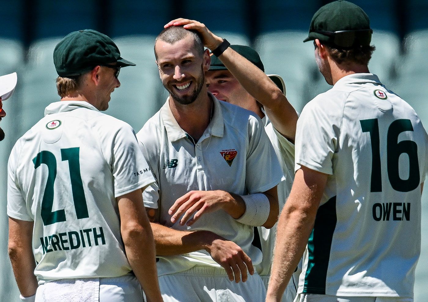 Kieran Elliott continued his stunning form with six wickets
