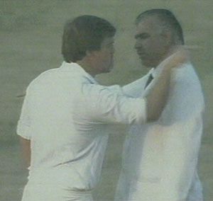 Mike Gatting argues with Shakoor Rana (Pt 1)