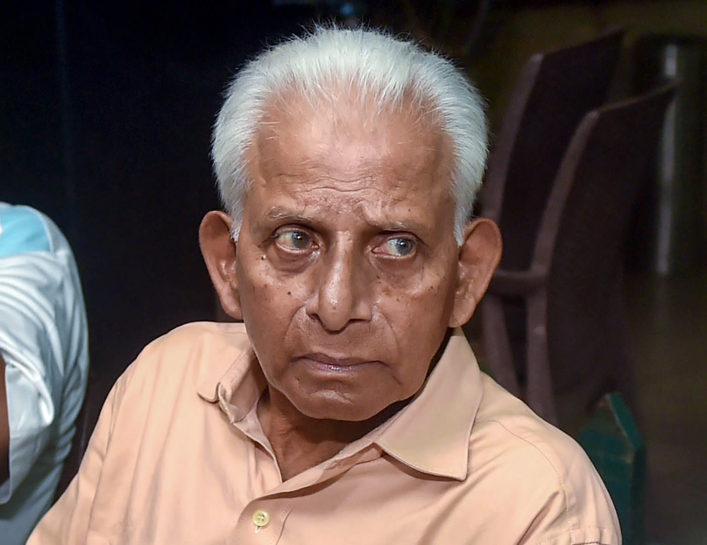 Padmakar Shivalkar attends the funeral of Ajit Wadekar