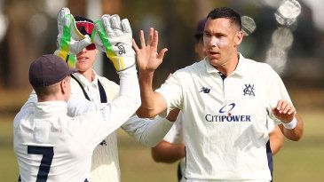 Kellaway holds firm amid Buckingham and Thornton four-wicket hauls