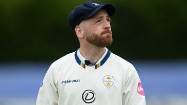 David Lloyd finds form as Derbyshire stand firm