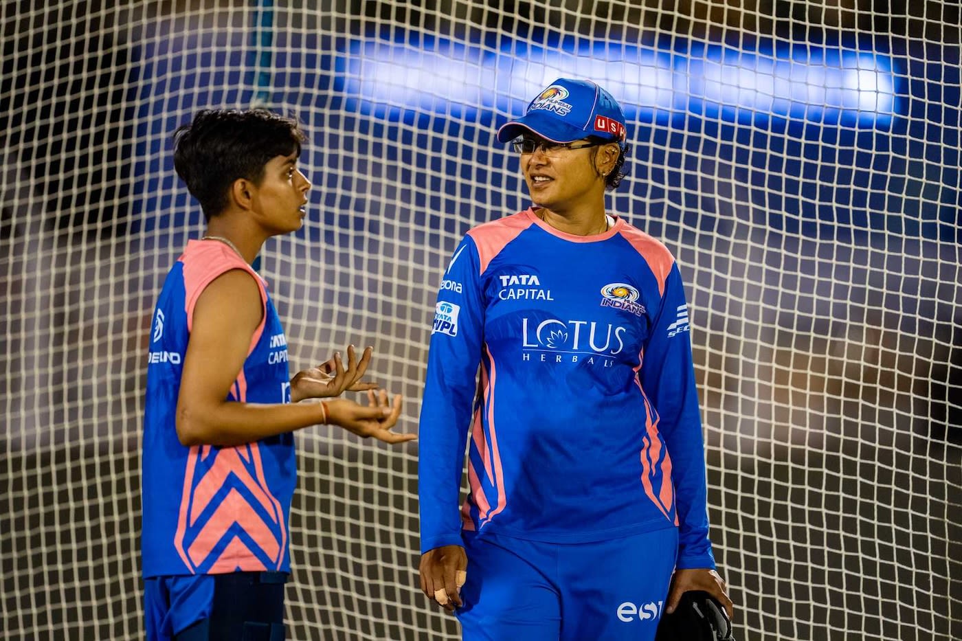 Sanskriti Gupta chats with batting coach Devika Palshikar