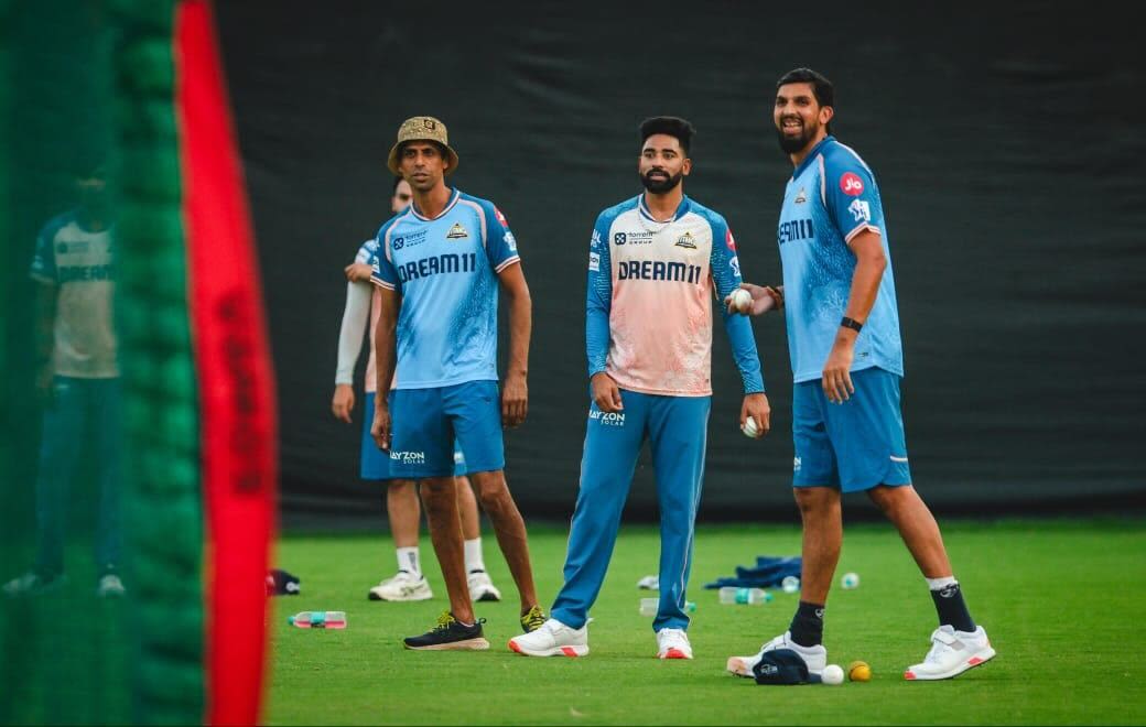 Mohammed Siraj and Ishant Sharma at a training as Ashish Nehra looks on