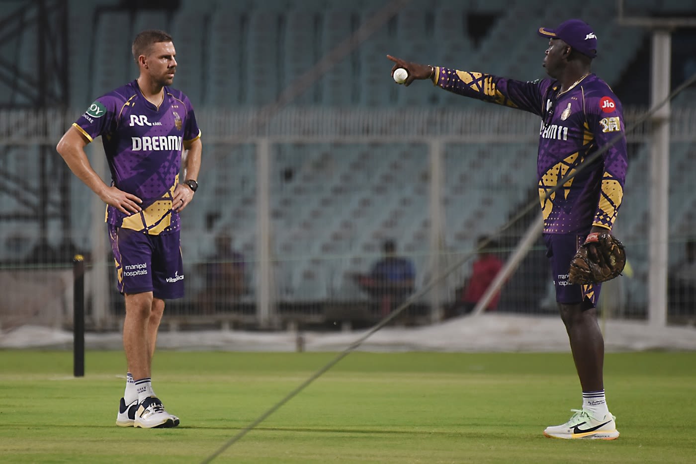 Anrich Nortje has a chat with Ottis Gibson