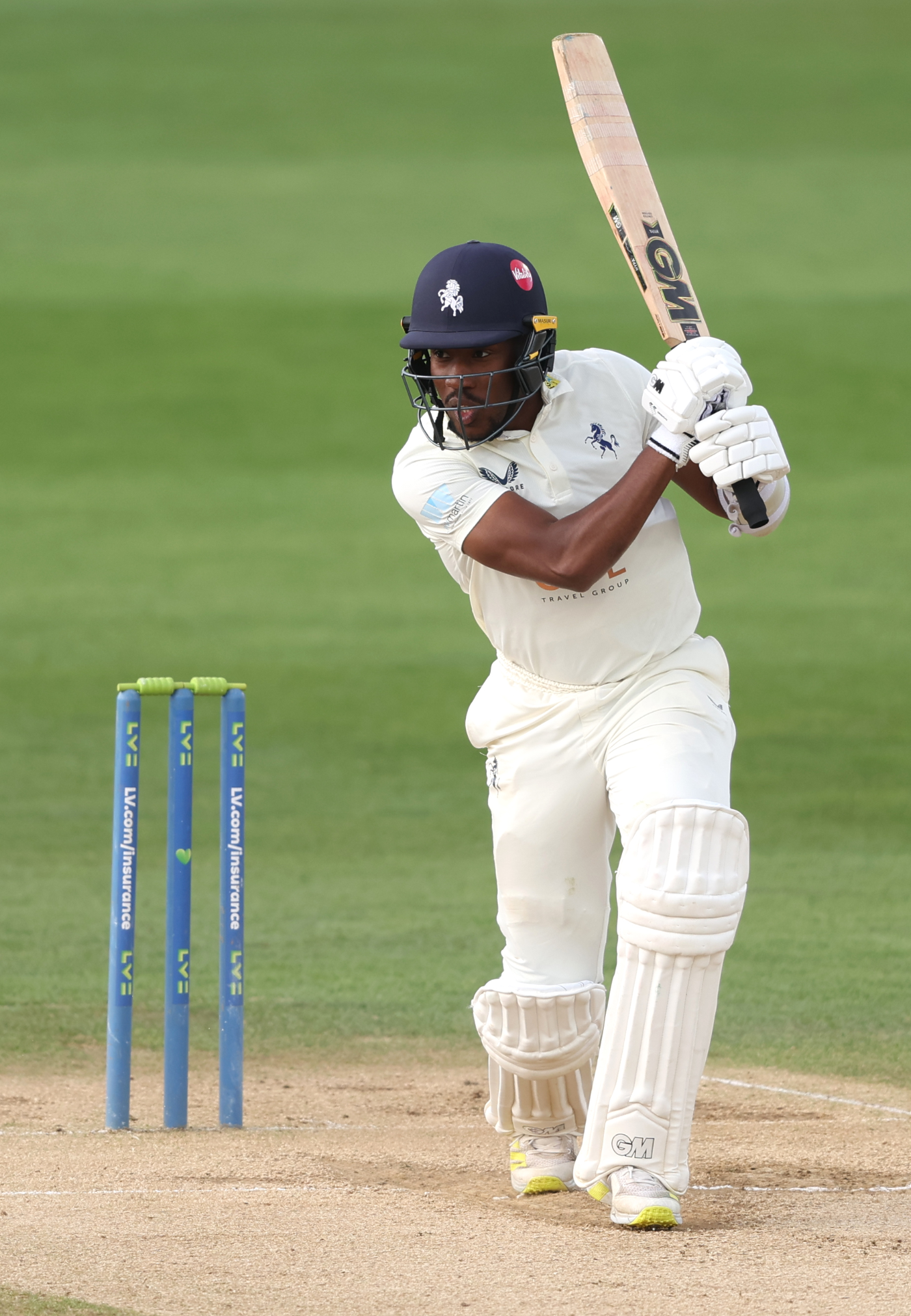 Daniel Bell-Drummond drives through the covers