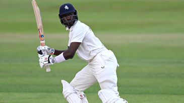 Kent batters boost hopes of supremecy over Gloucestershire