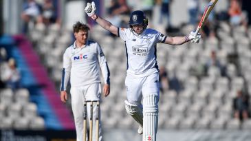Lyth rearguard in vain as Prest steers Hampshire to five-wicket win