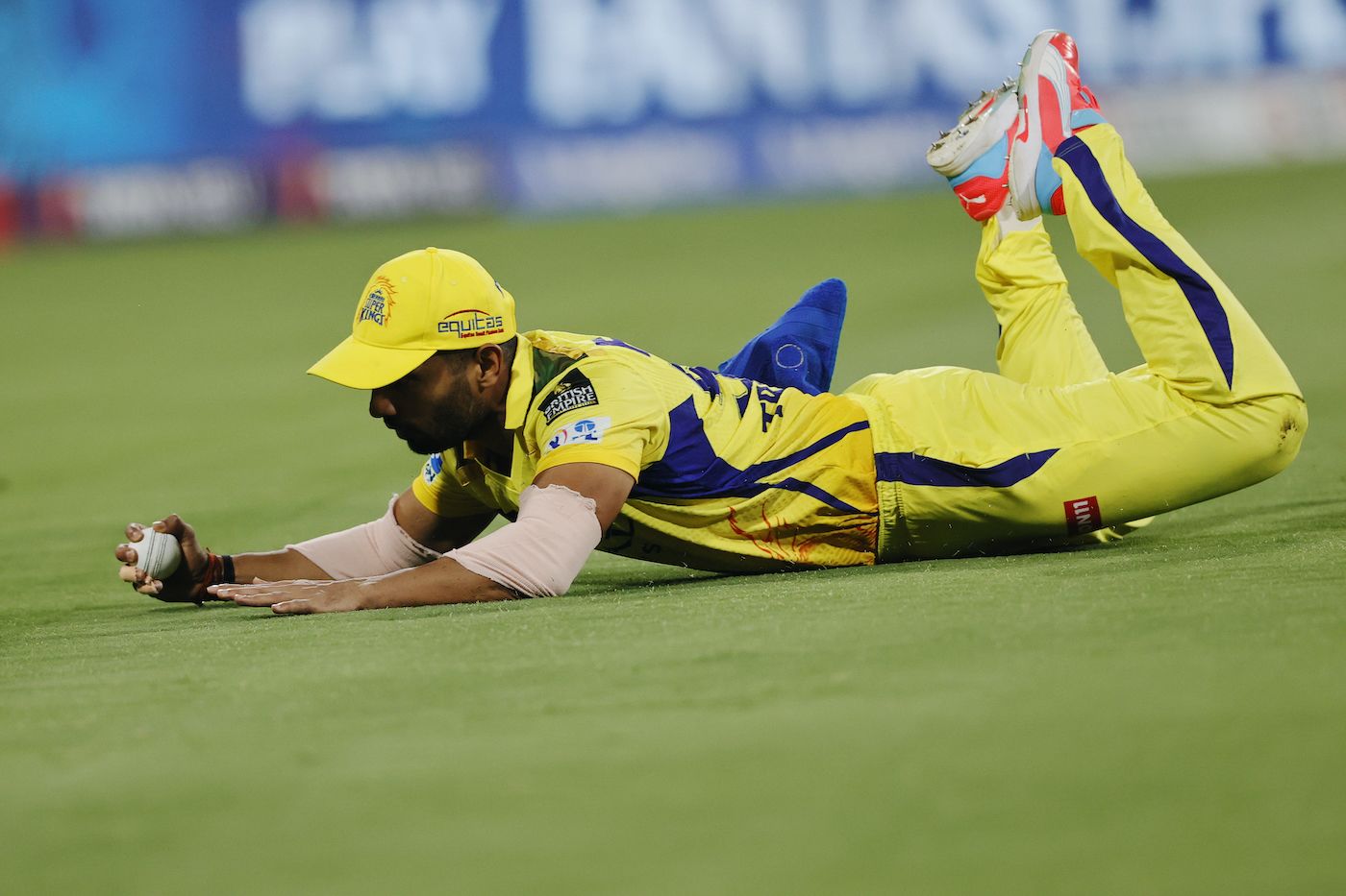 Rahul Tripathi ran back to take a stunning catch to dismiss Aiden Markram