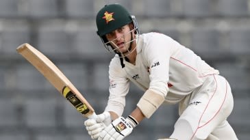 Bennett walks off with concussion, Masvaure named replacement