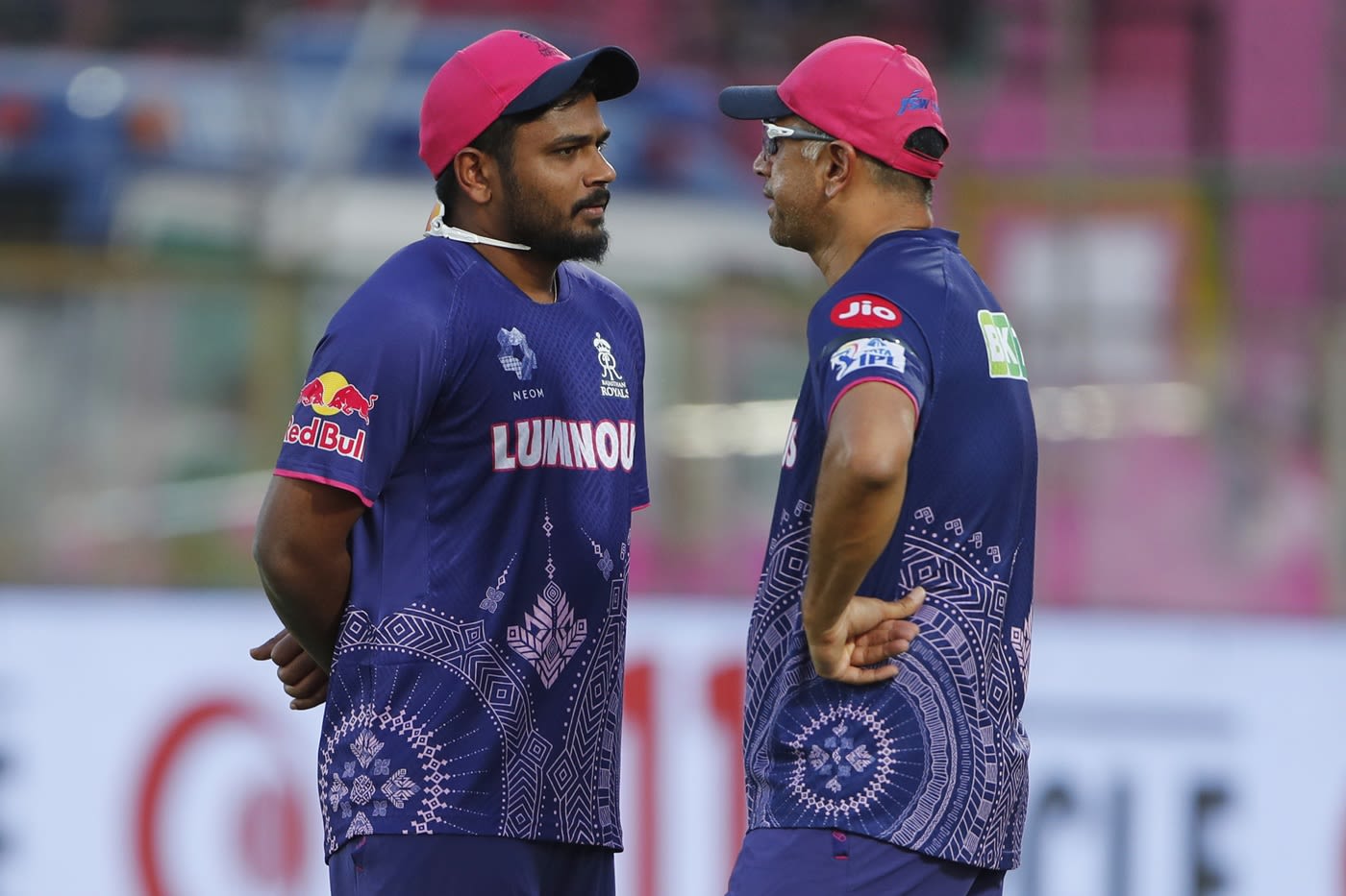 Sanju Samson and Rahul Dravid have a chat