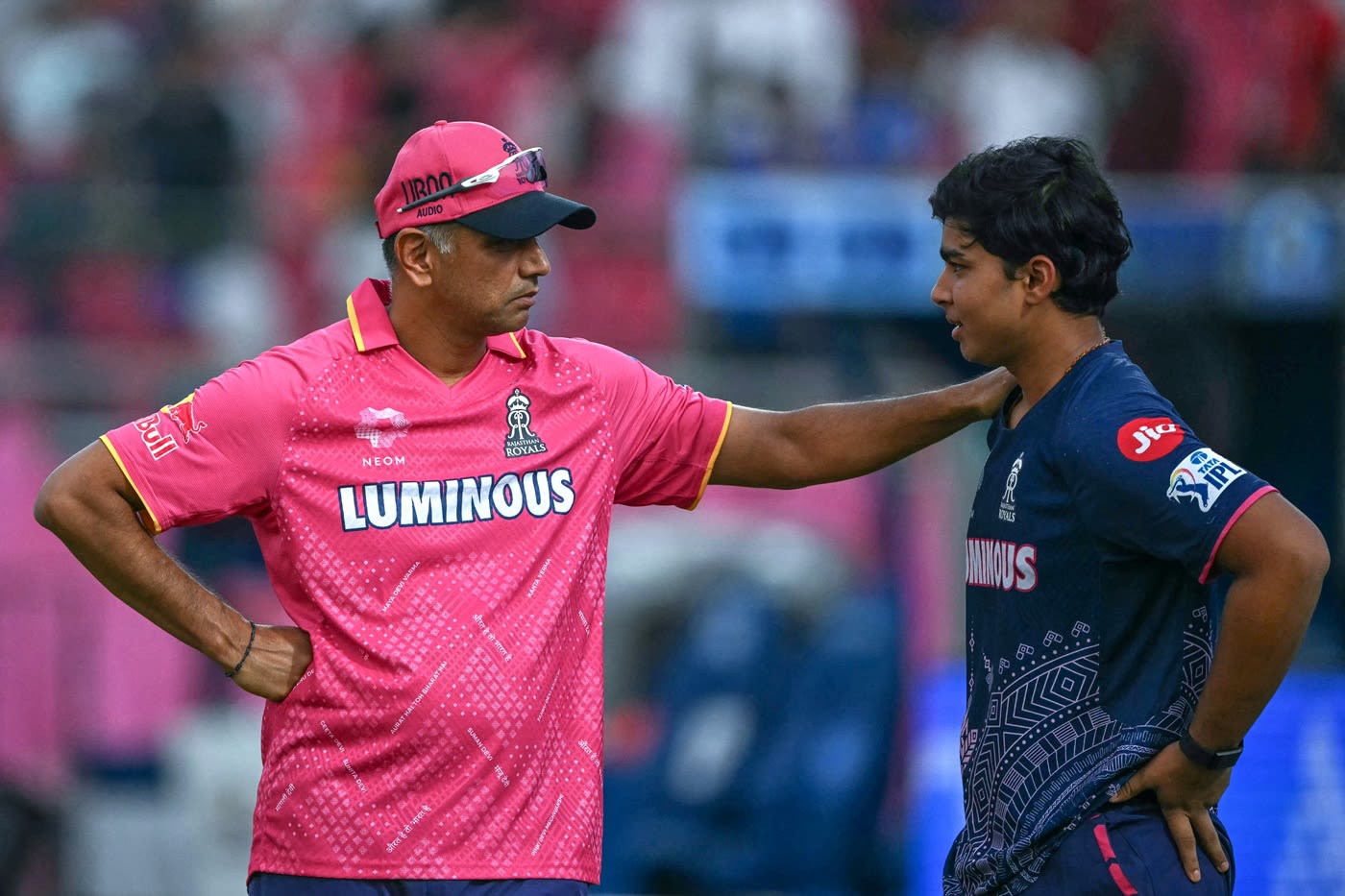 Rahul Dravid talks to Vaibhav Suryavanshi
