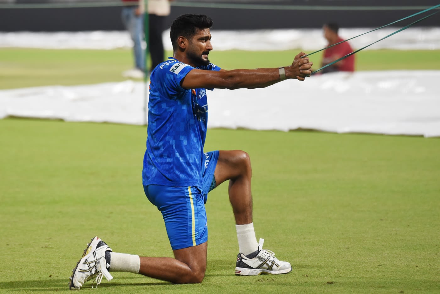 Khaleel Ahmed trains at Eden Gardens