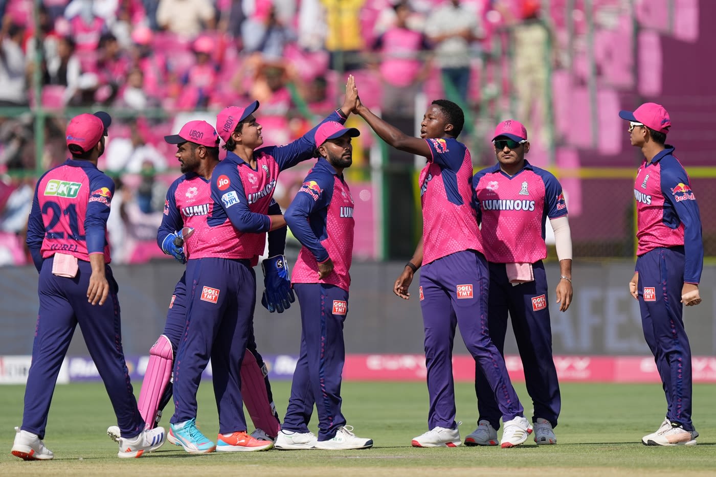 Kwena Maphaka dismissed Mitchell Owen