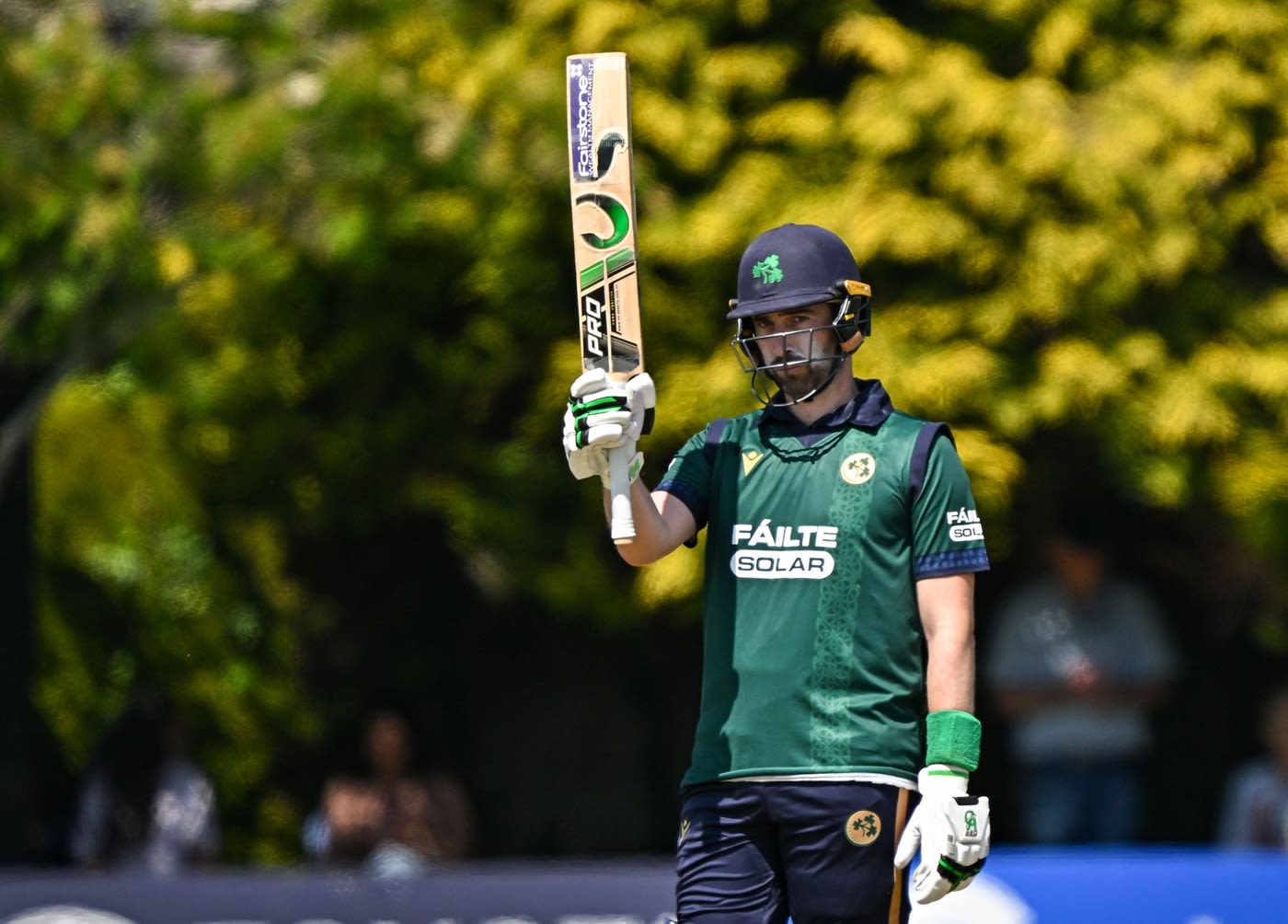Andy Balbirnie brings up his fifty