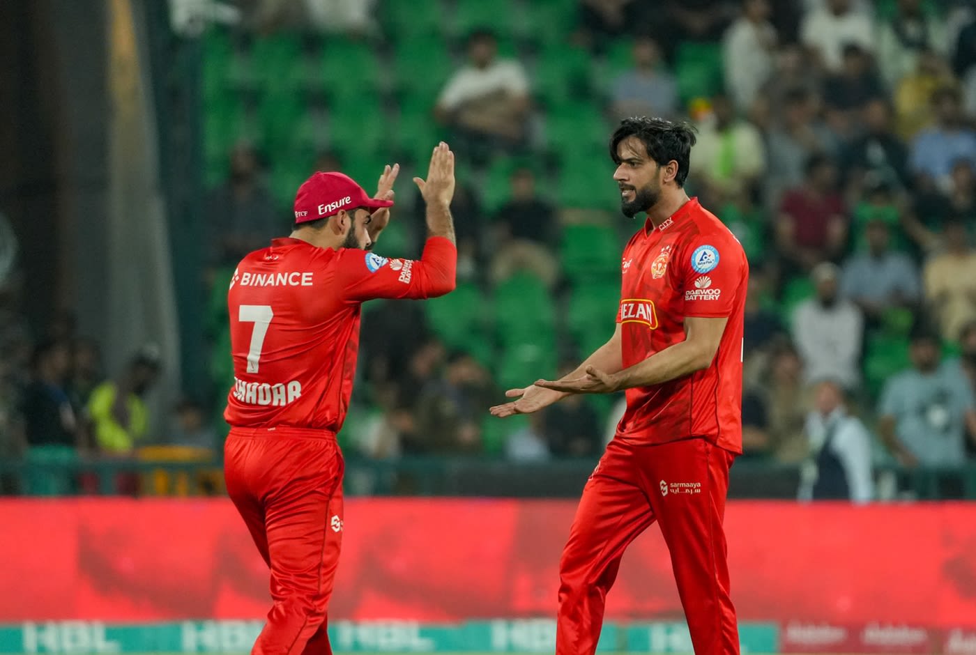 Imad Wasim removed Mohammad Naeem