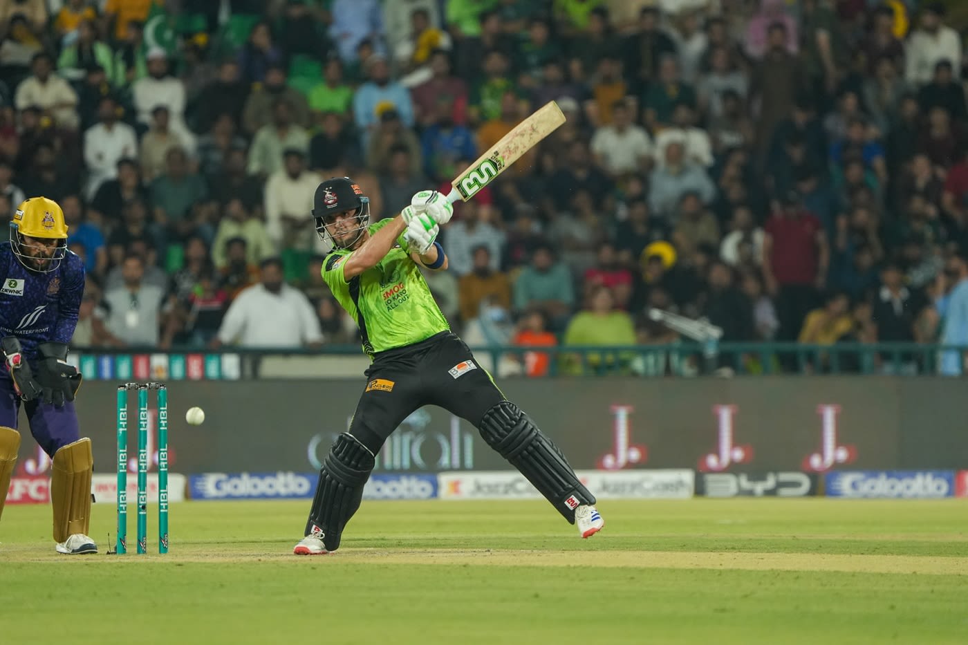 Mohammad Naeem gave Qalandars a blazing start