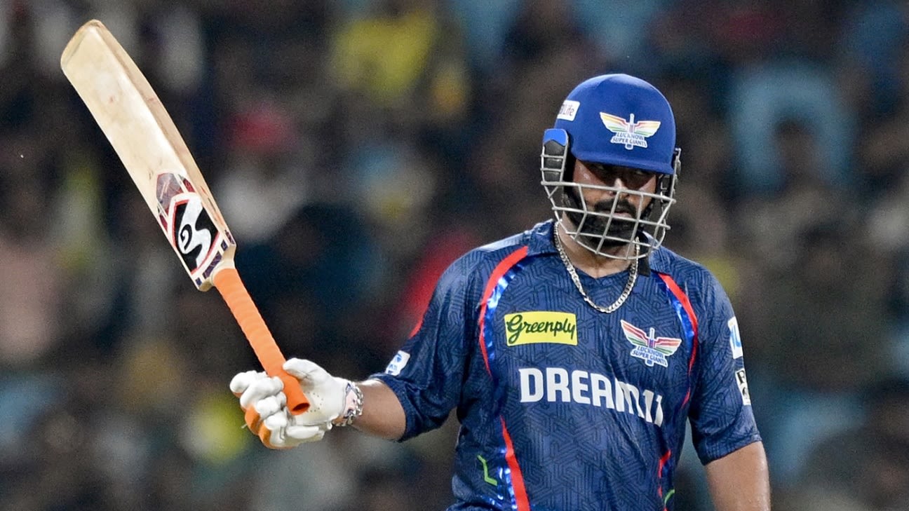 Pant impressed by 'enthu' Tendulkar Jr's bat weight