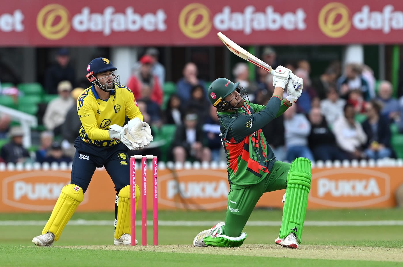 Louis Kimber struck four sixes