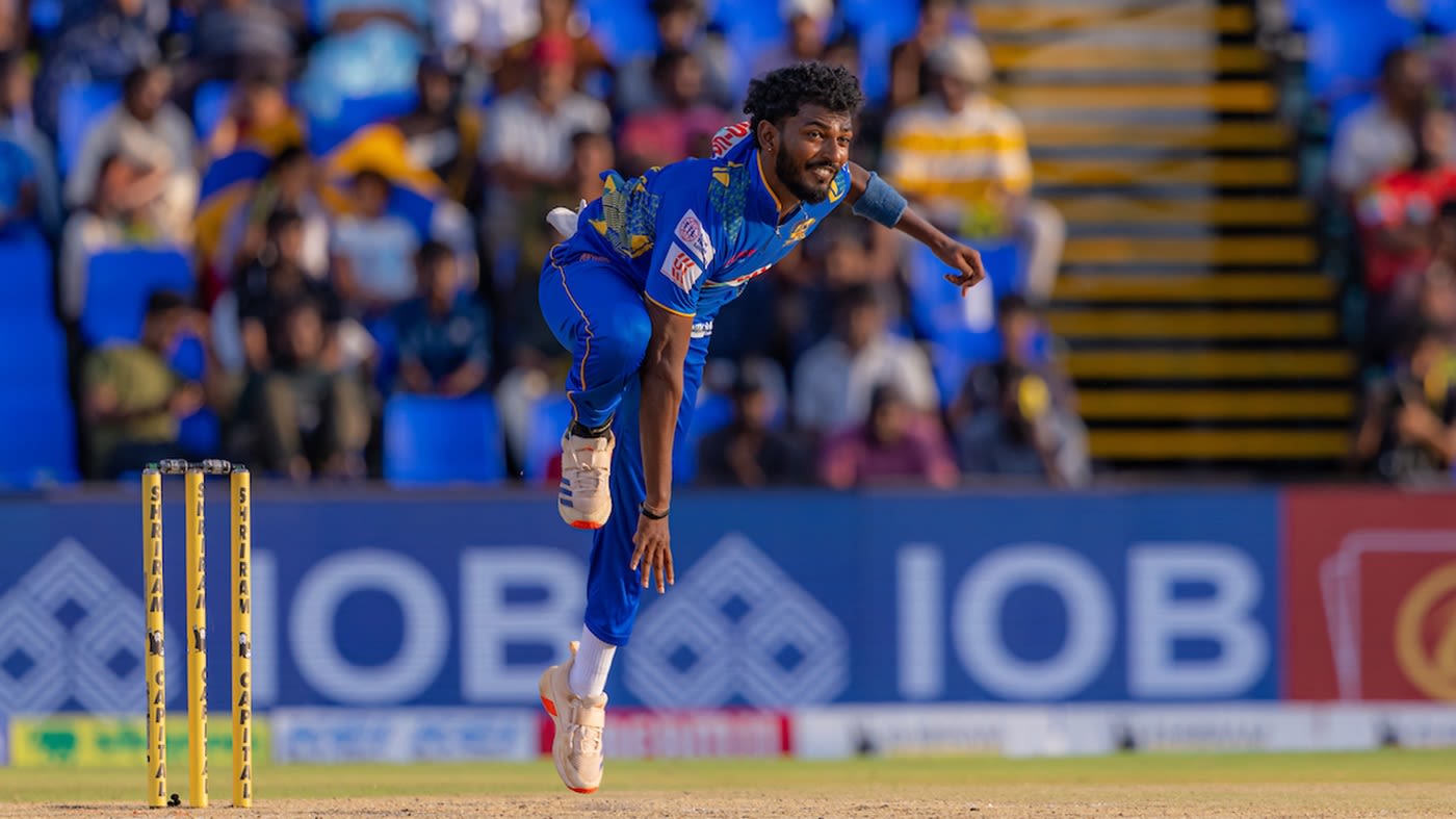 Karthik Meiyappan bowls on TNPL debut for Siechem Madurai Panthers