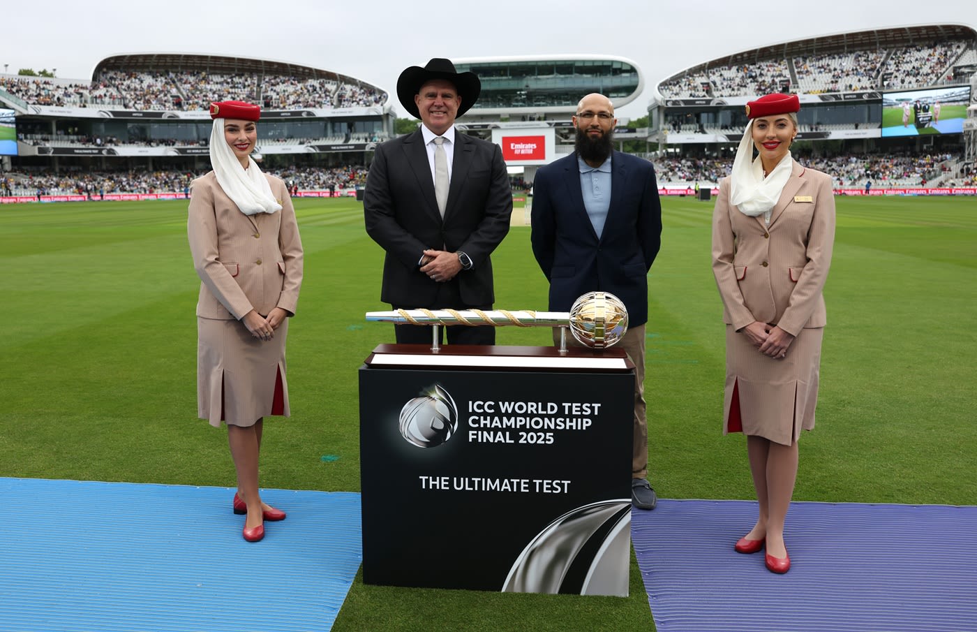 Hall of Famers Matthew Hayden and Hashim Amla with the WTC mace