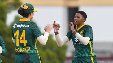 Hlubi, Nini seal 5-0 win for South Africa