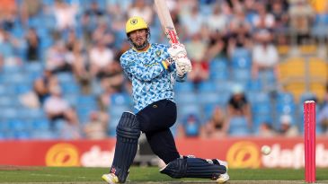 Barnard stars for Bears as Surrey are undone
