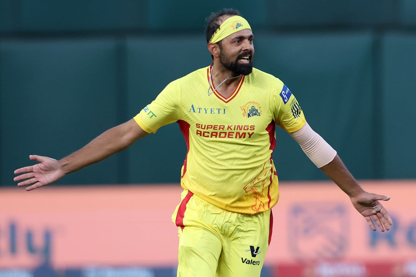 Zia-ul-Haq celebrates after dismissing Heinrich Klaasen