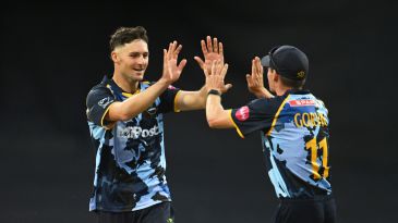Leonard five-for condemns former team to tight two-run loss