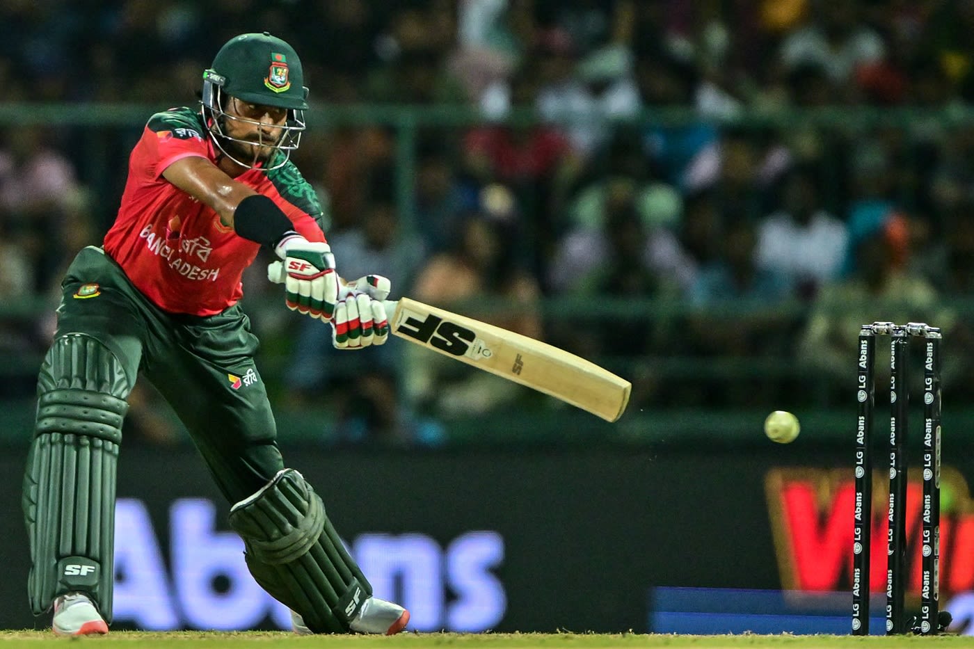 Mohammad Naim remained unbeaten on 32 off 29 balls