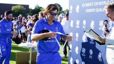 Joe Burns replaced as Italy captain, left out of T20 World Cup plans