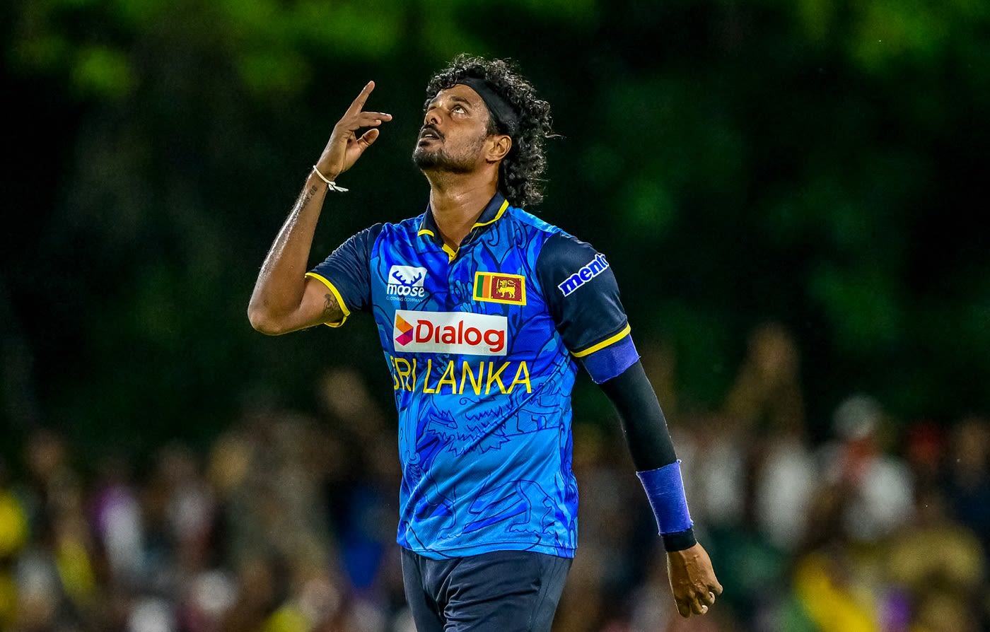 Binura Fernando landed a double-blow in his third over