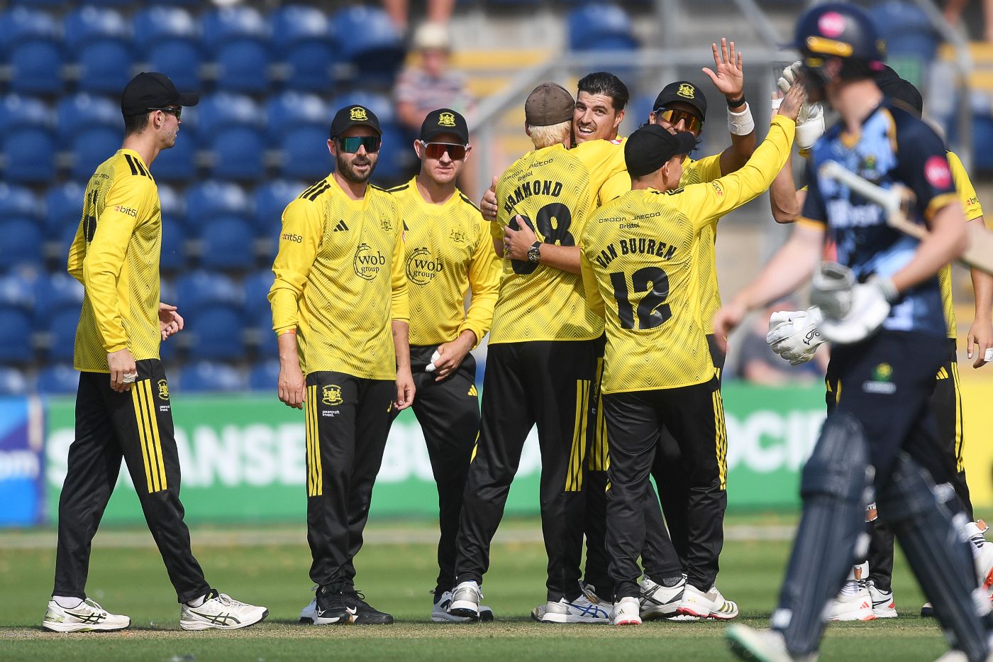 Marchant de Lange claimed four wickets for Gloucestershire