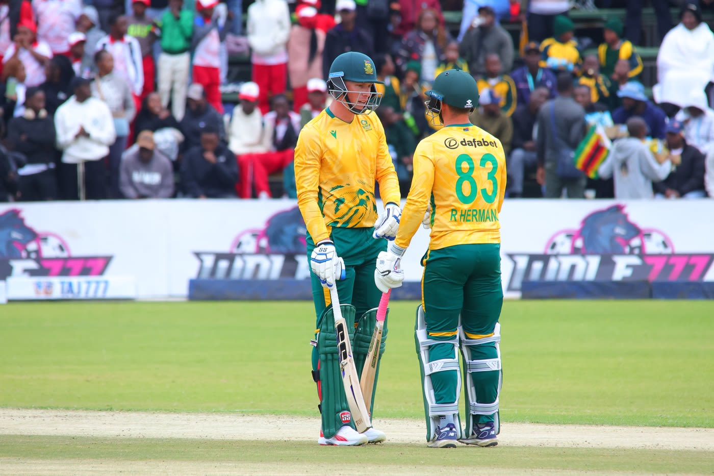 Rassie van der Dussen and Rubin Hermann added 106 together
