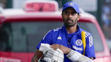 Abhimanyu 'knows what to do if opportunities don't come', says Kanitkar