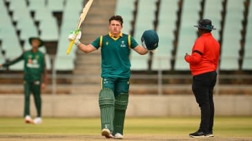 Majola four-for rolls England, van Schalkwyk cements advantage