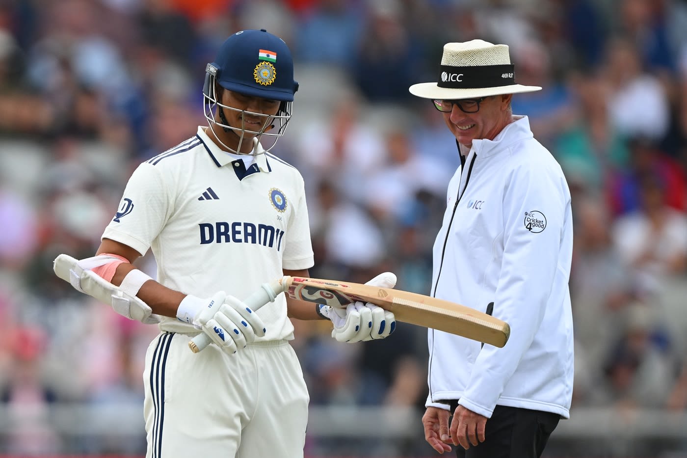 Yashasvi Jaiswal's broken bat brought out some smiles from him and umpire Rod Tucker