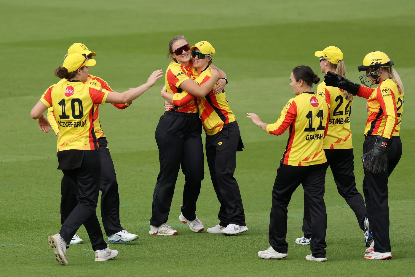 Cassidy McCarthy celebrates a catch with Kirstie Gordon