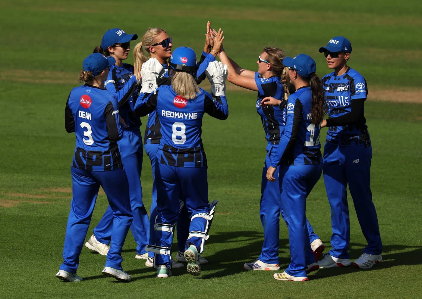 Sarah Glenn picked the key wicket of Lauren Winfield-Hill