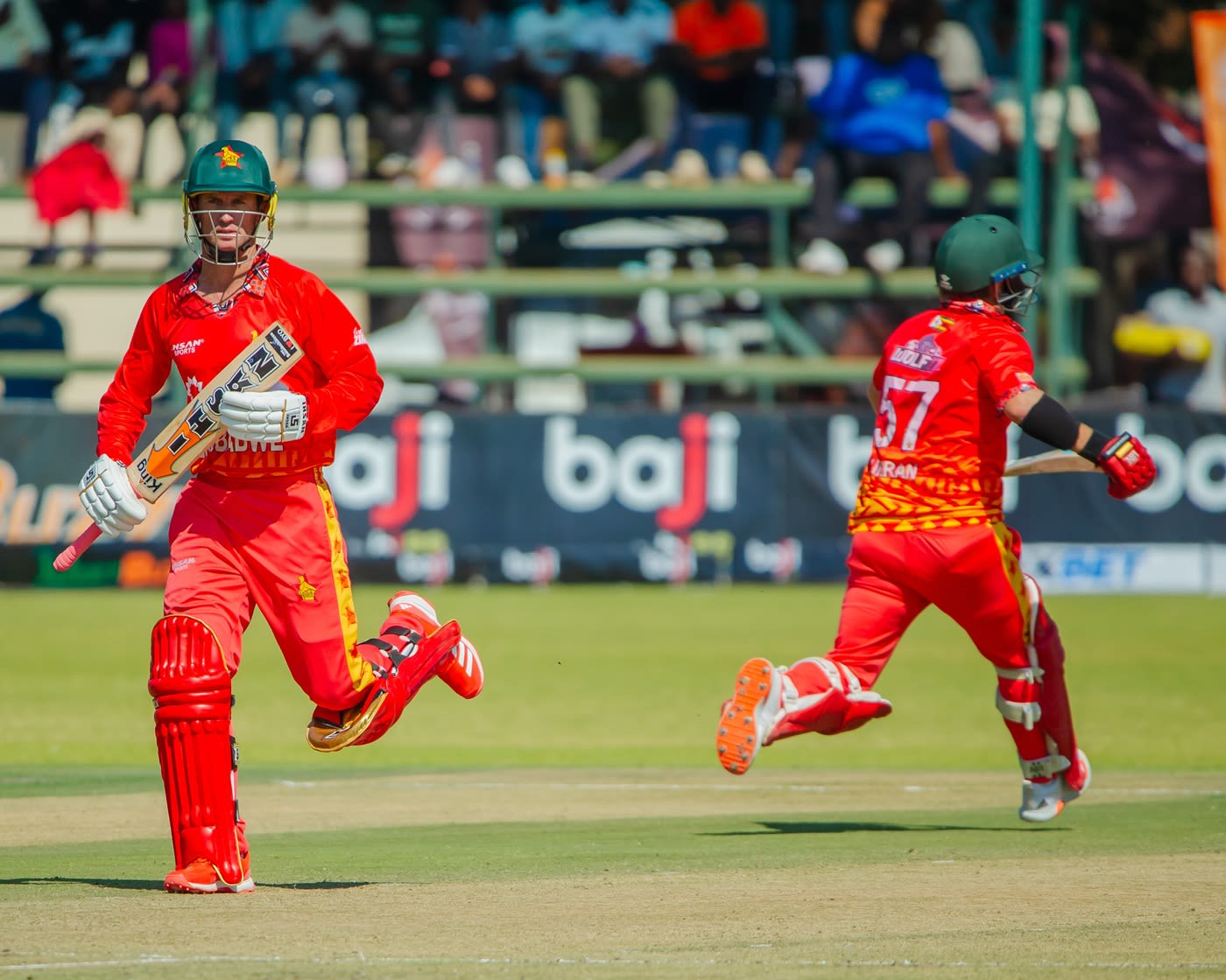 Sean Williams and Ben Curran stabilised the innings after two early wickets
