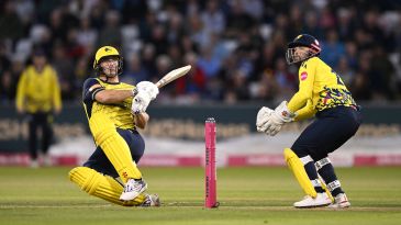 Cartwright, Mayes light the blaze as Hampshire edge high-scoring thriller